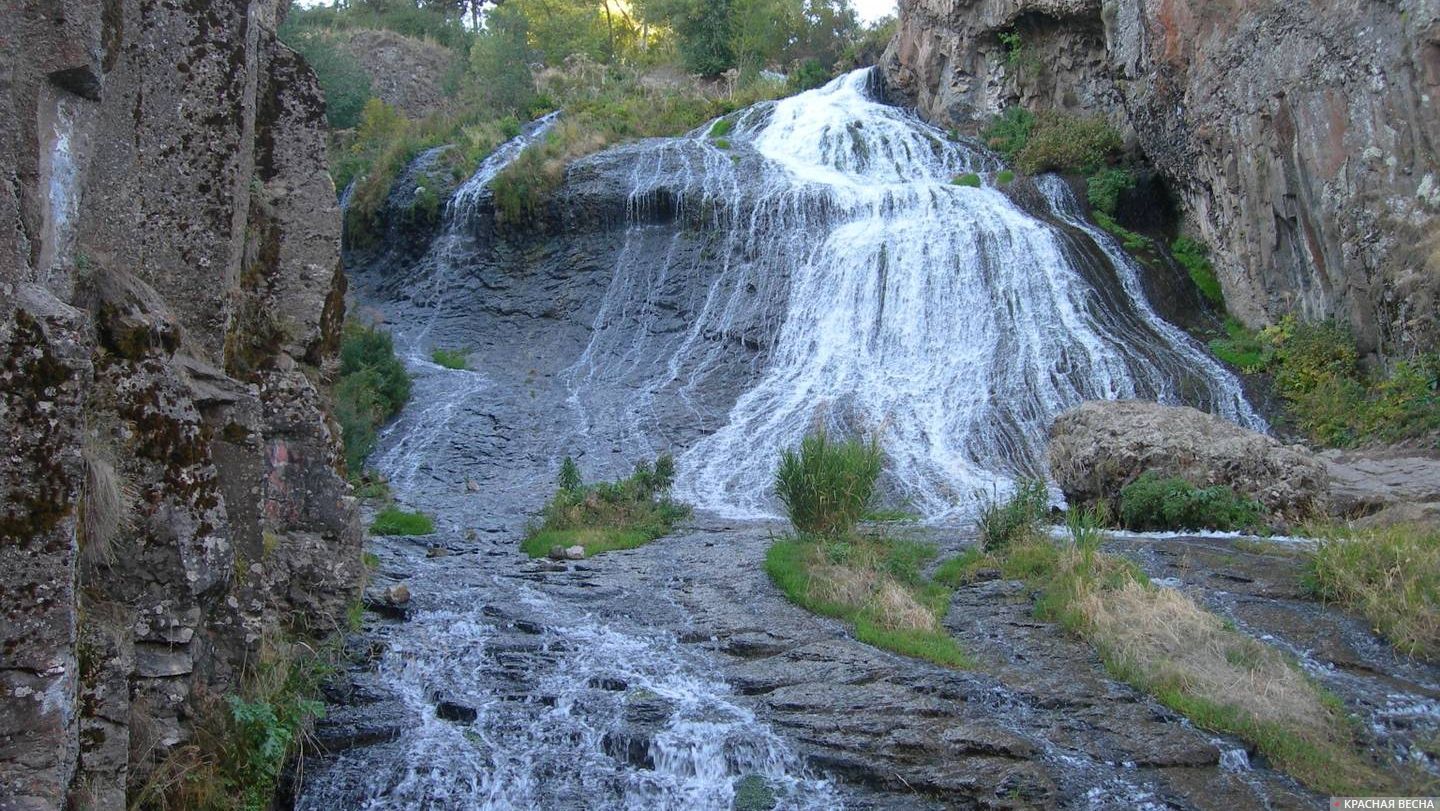 Джермукский водопад, Армения