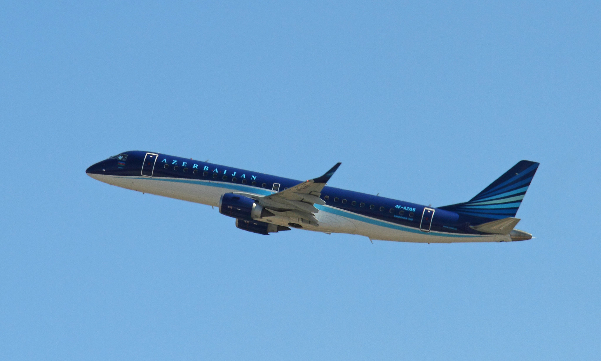 Embraer 190. Azerbaijan Airlines