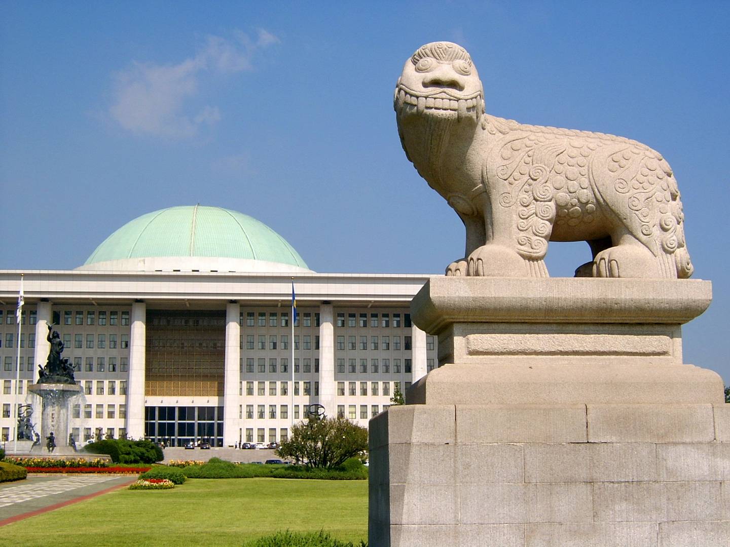 памятники в южной корее