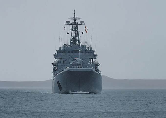 Большой десантный корабль «Александр Отраковский» вышел в море для отработки плановых задач