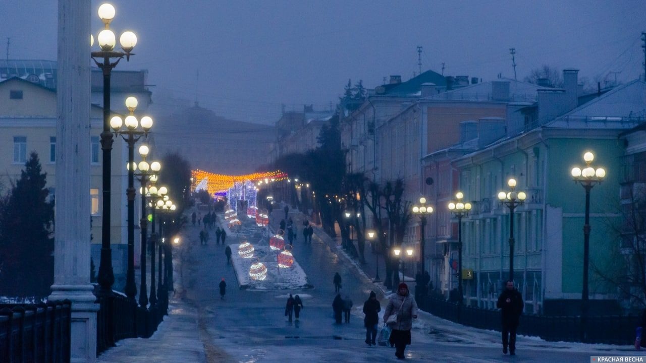 Улица Орла перед Новым годом.