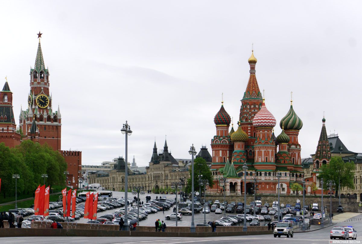 Вид на Красную площадь с Большого Москворецкого моста, 9 Мая