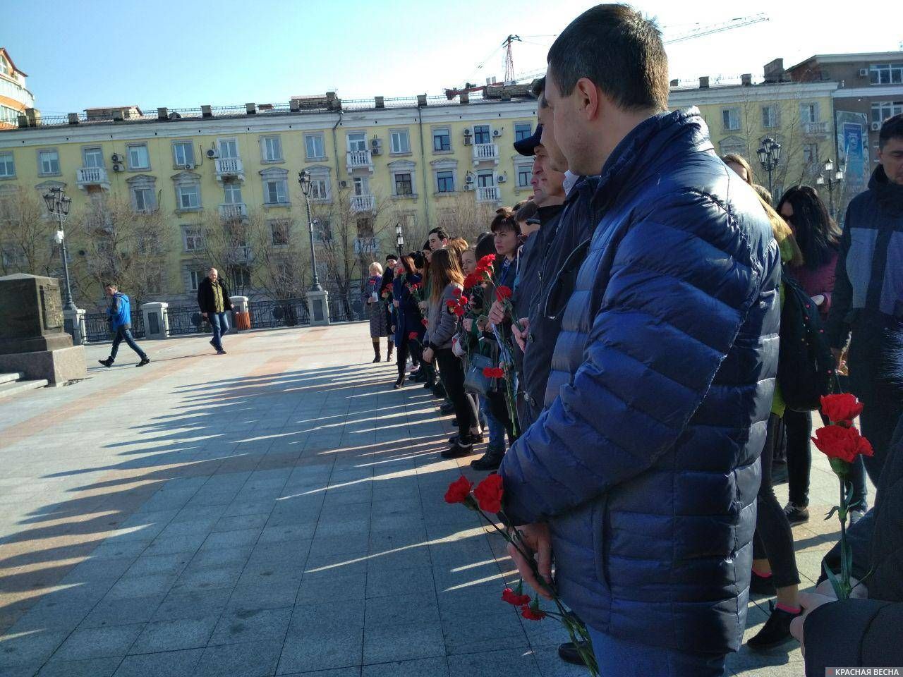 Возложение цветов к стеле «Хабаровск - город воинской славы»