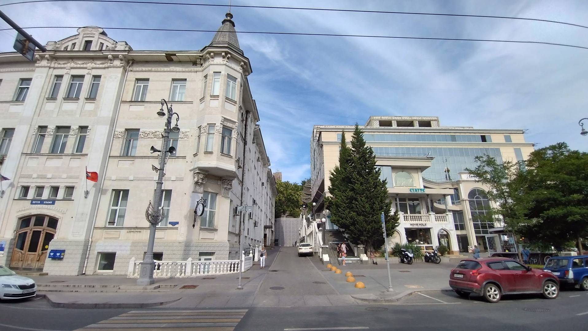Здание Главпочтампта в Севастополе на ул. Большая Морская