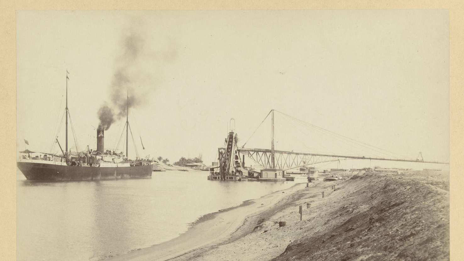 Дноуглубительная фабрика на Суэцком канале в конце XIX века