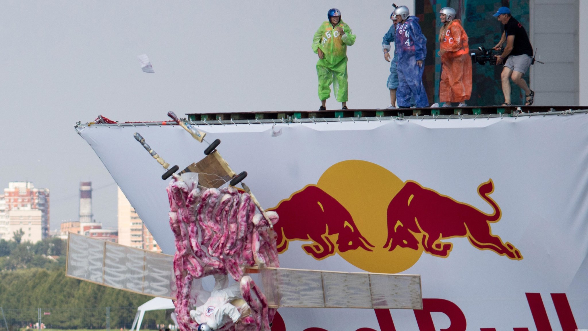 Фестиваль Red Bull Flugtag 2017. Гребной канал. Москва [Дмитрий Буянов (с) ИА Красная Весна]