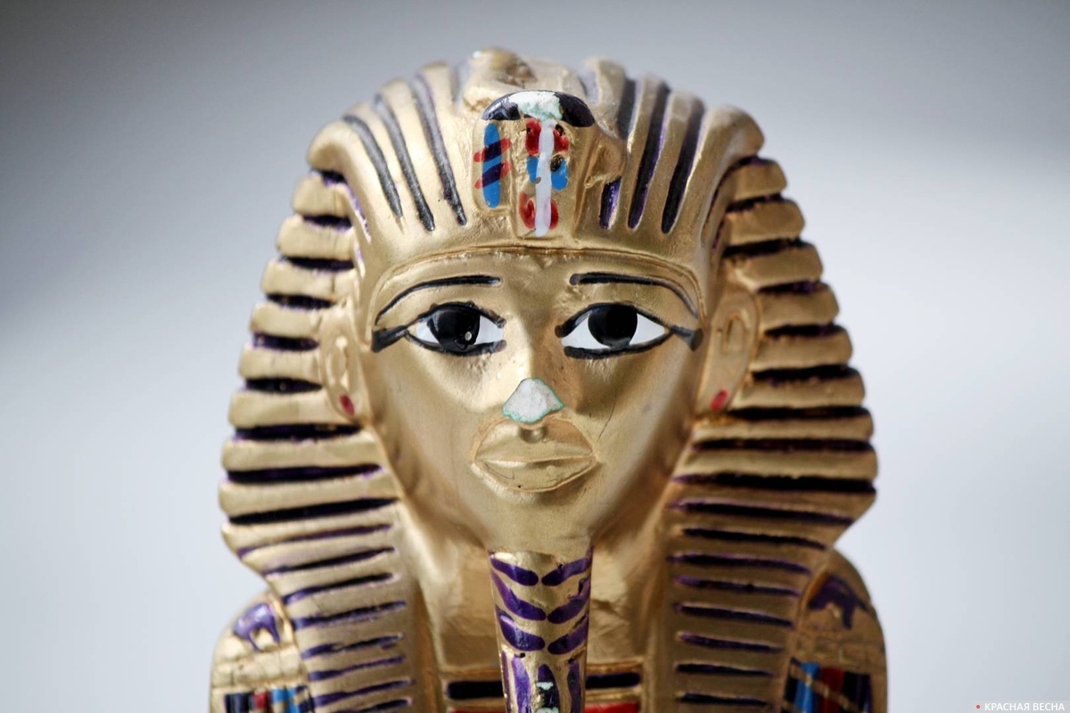 Фигурка фараона