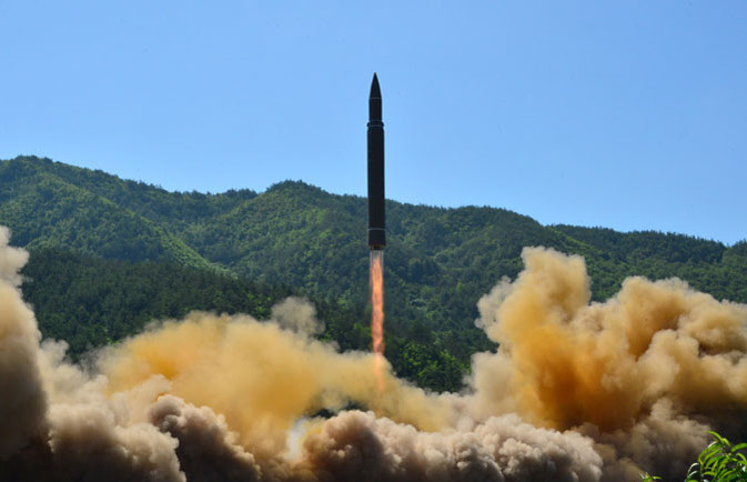 Старт корейской баллистической ракеты
