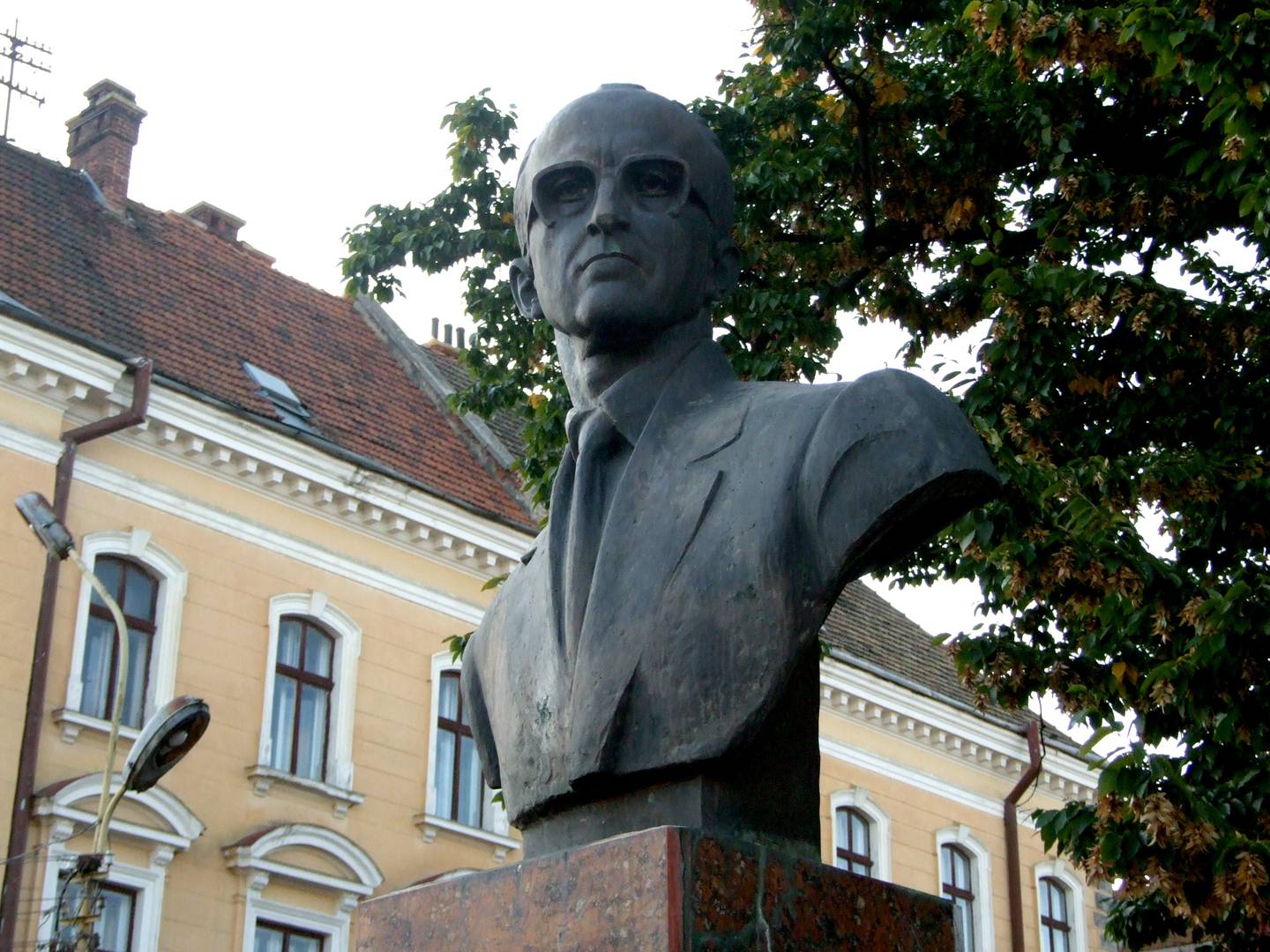 Памятник Ярославу Стецько