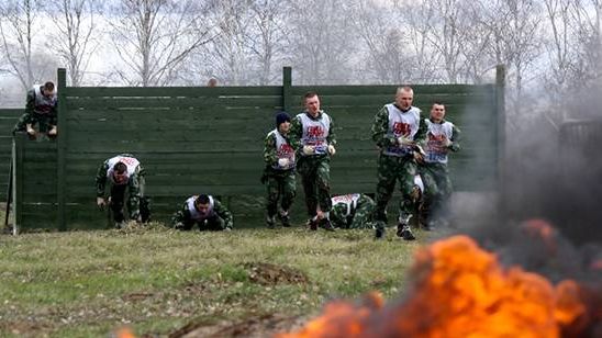 Этап военно-спортивной игры «Гонка героев», проходящий в Петропавловске-Камчатском