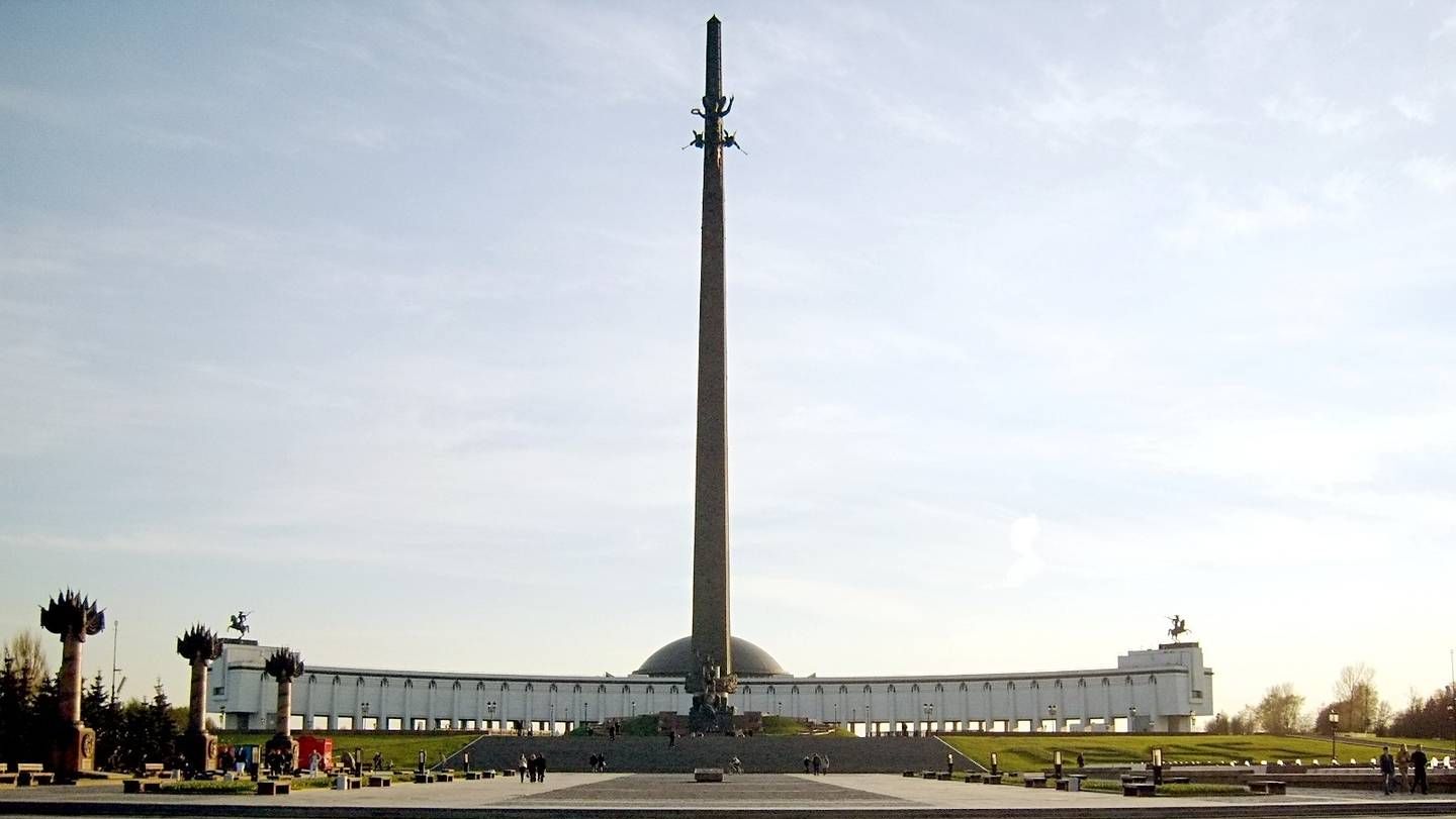 монумент победы на поклонной горе