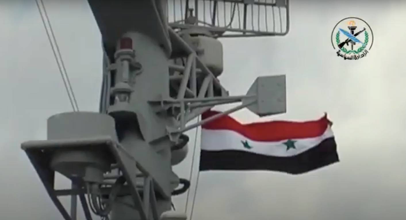 Флаг Сирии на мачте корабля