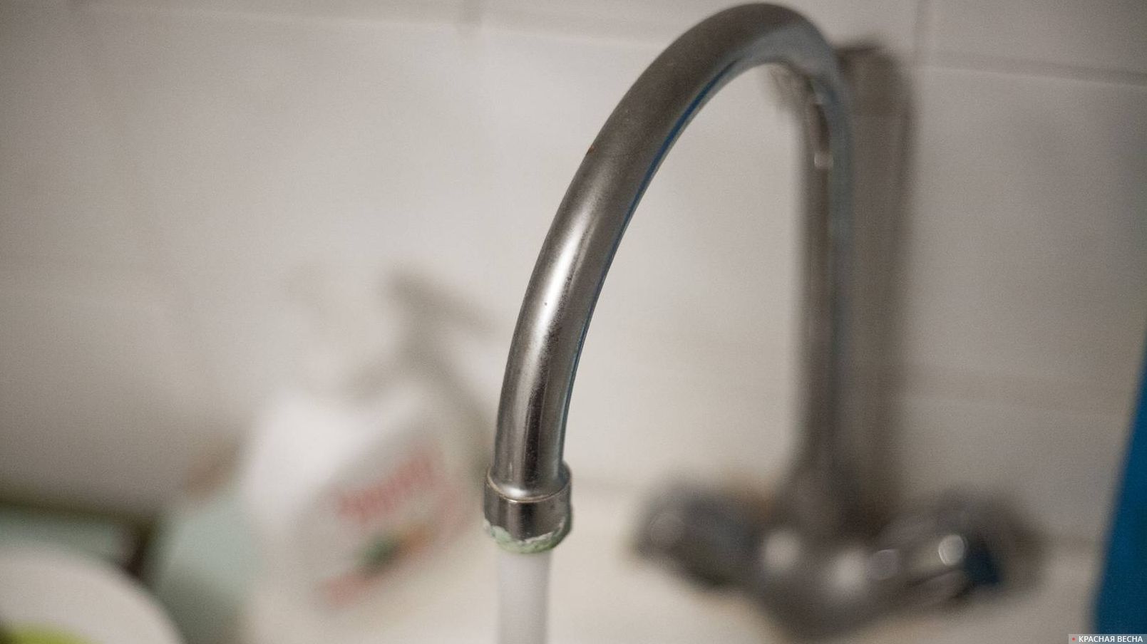 Кран с водой