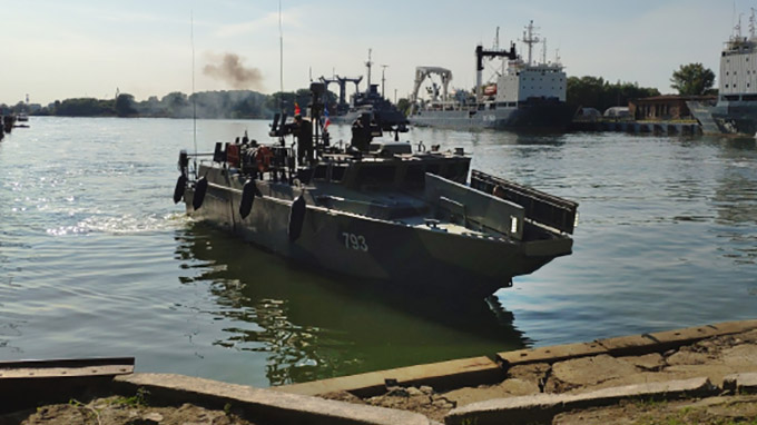 В Балтийской военно-морской базе Балтийского флота прошла тренировка по борьбе с безэкипажными катерами и подводными диверсантами