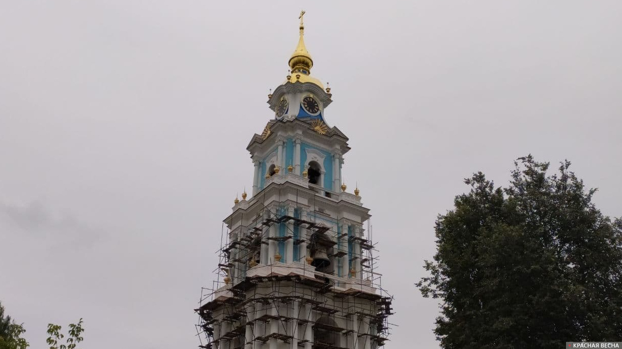 Колокольня Богоявленского собора Костромского кремля. Кострома