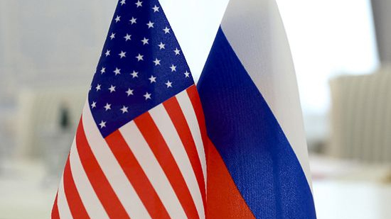 Флаги России и США