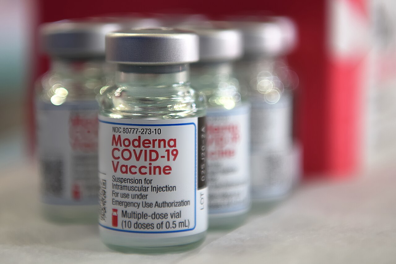 Вакцина компании Moderna от COVID-19