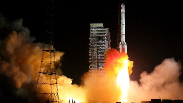 Запуск китайской ракеты-носителя «Чанчжэн»