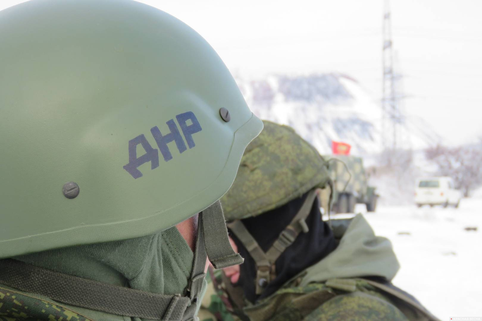 Надпись «ДНР» на каске