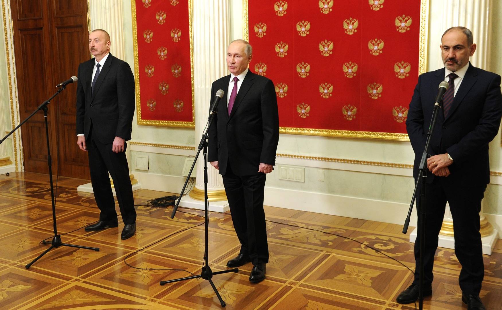 Заявления для прессы по итогам переговоров Владимира Путина с Ильхамом Алиевым и Николом Пашиняном