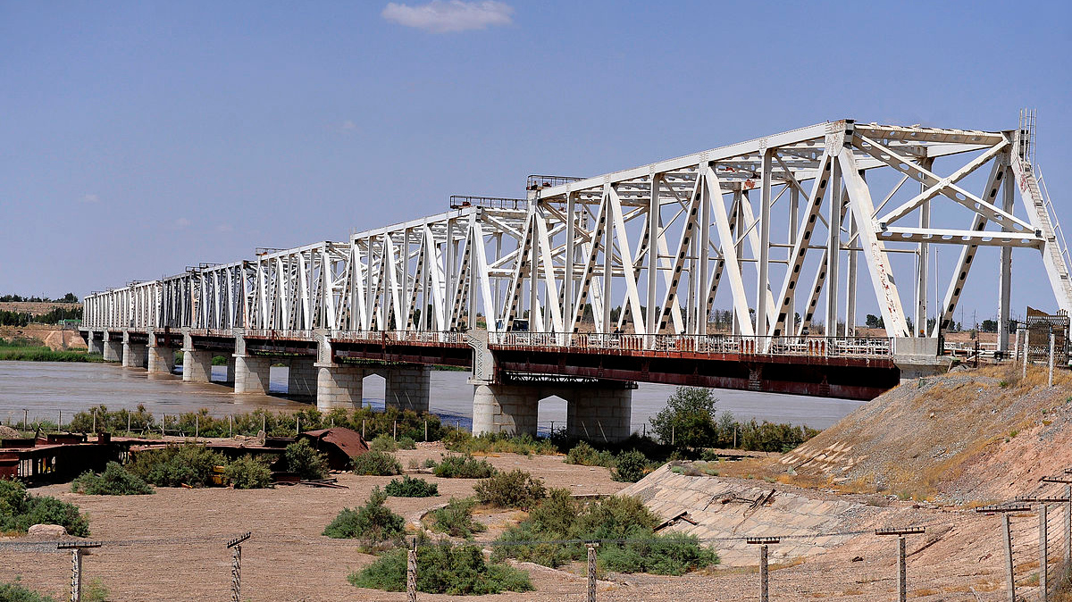 Мост между Узбекистаном и Афганистаном
