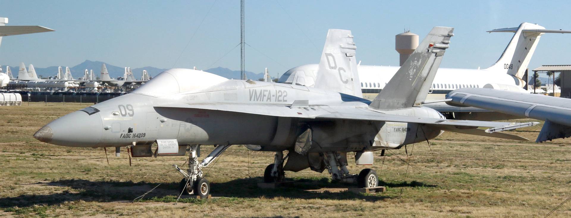 Истребитель-бомбардировщик Hornet F/A-18
