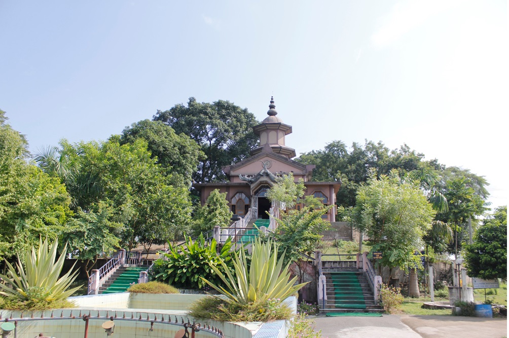 Храм «Доул Мандир» в «Батадрава Тхан»