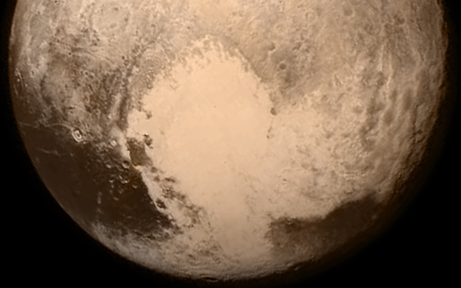 Фрагмент изображения Плутона, сфотографированного космическим кораблем New Horizons 13 июля 2015 года