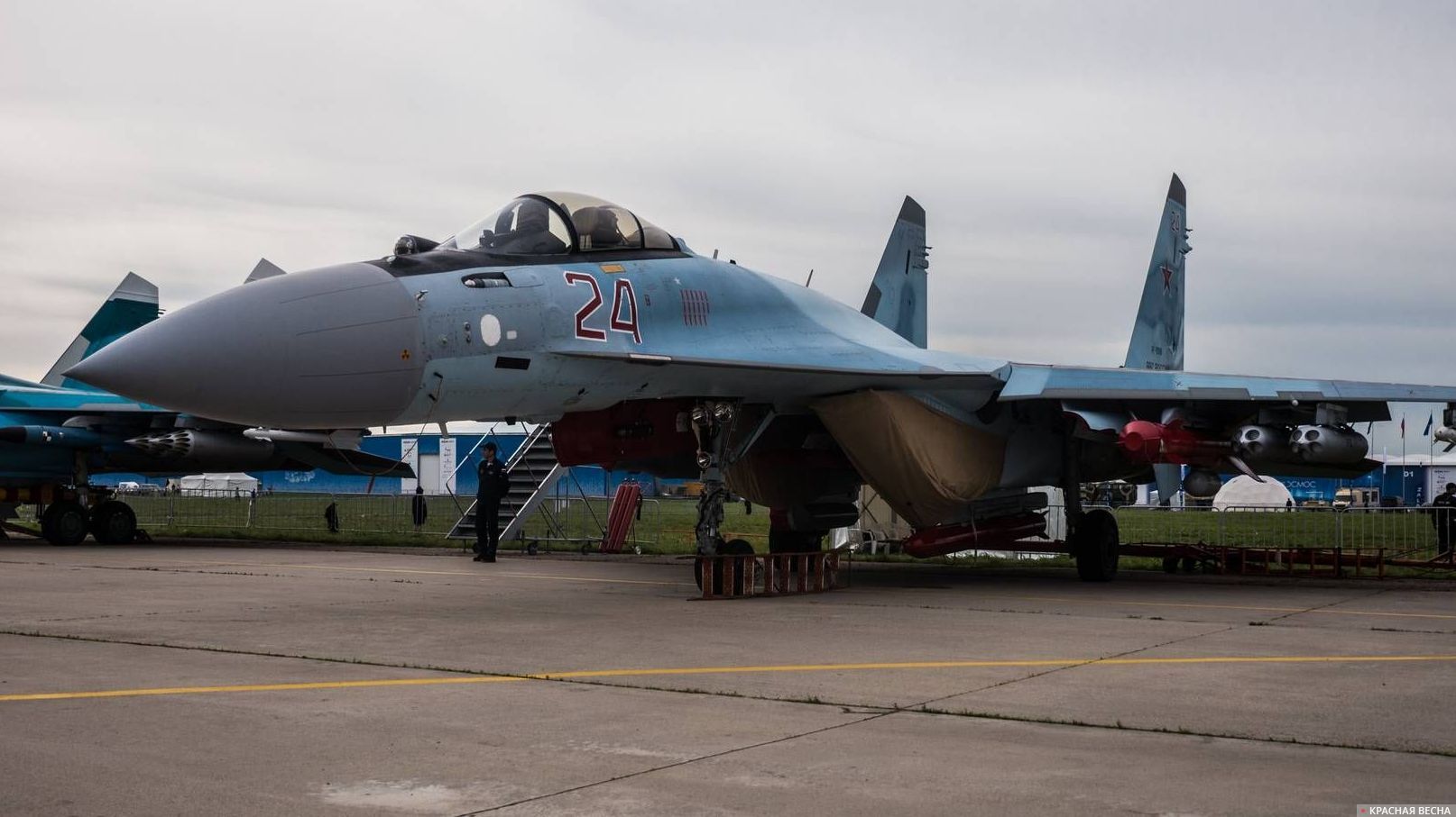 Сверхманевренный истребитель Су-35