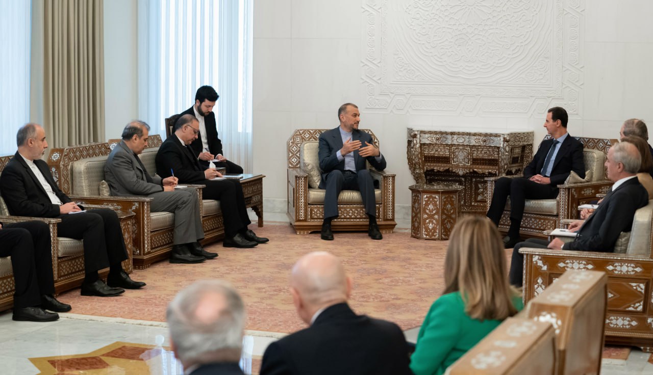 Хосейн Амир Абдоллахиян с делегацией на встрече с Башаром Асадом в Дамаске