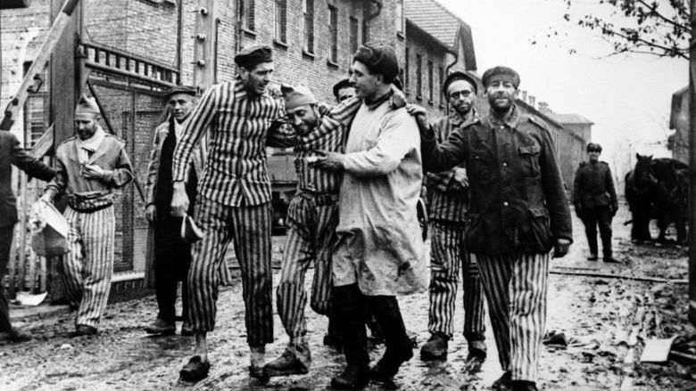 Освобождение советскими солдатами уцелевших узников концлагеря Освенцим (Аушвиц), 1945