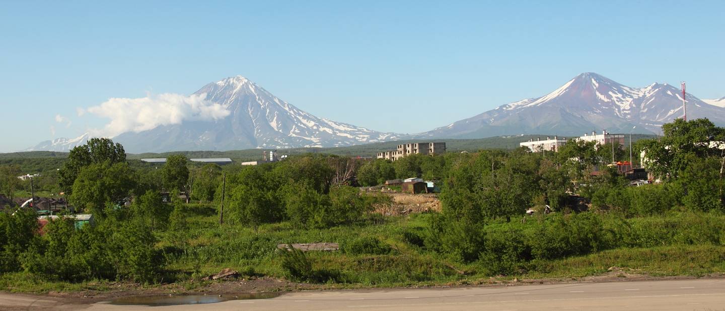 Корякский и Авачинский вулканы