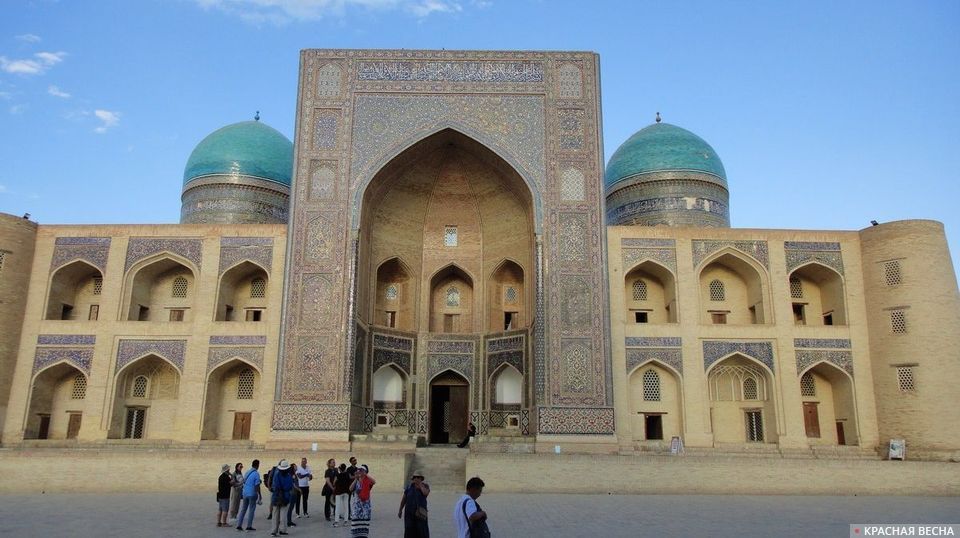 Действующее Медресе Мири-Араб XVI в. Бухара, Узбекистан