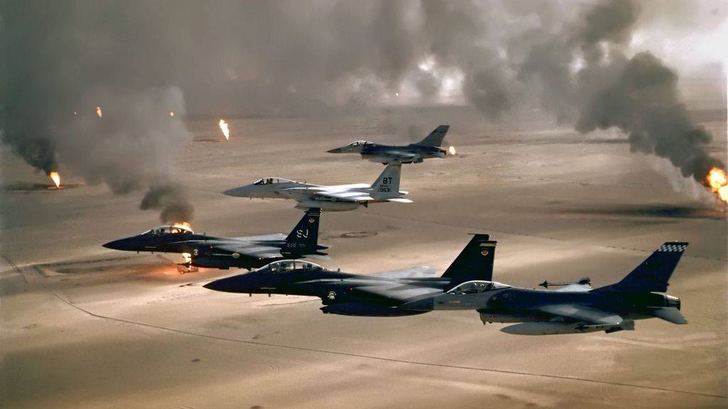 F-16A, F-15C, F-15E. Desert Storm.jpg