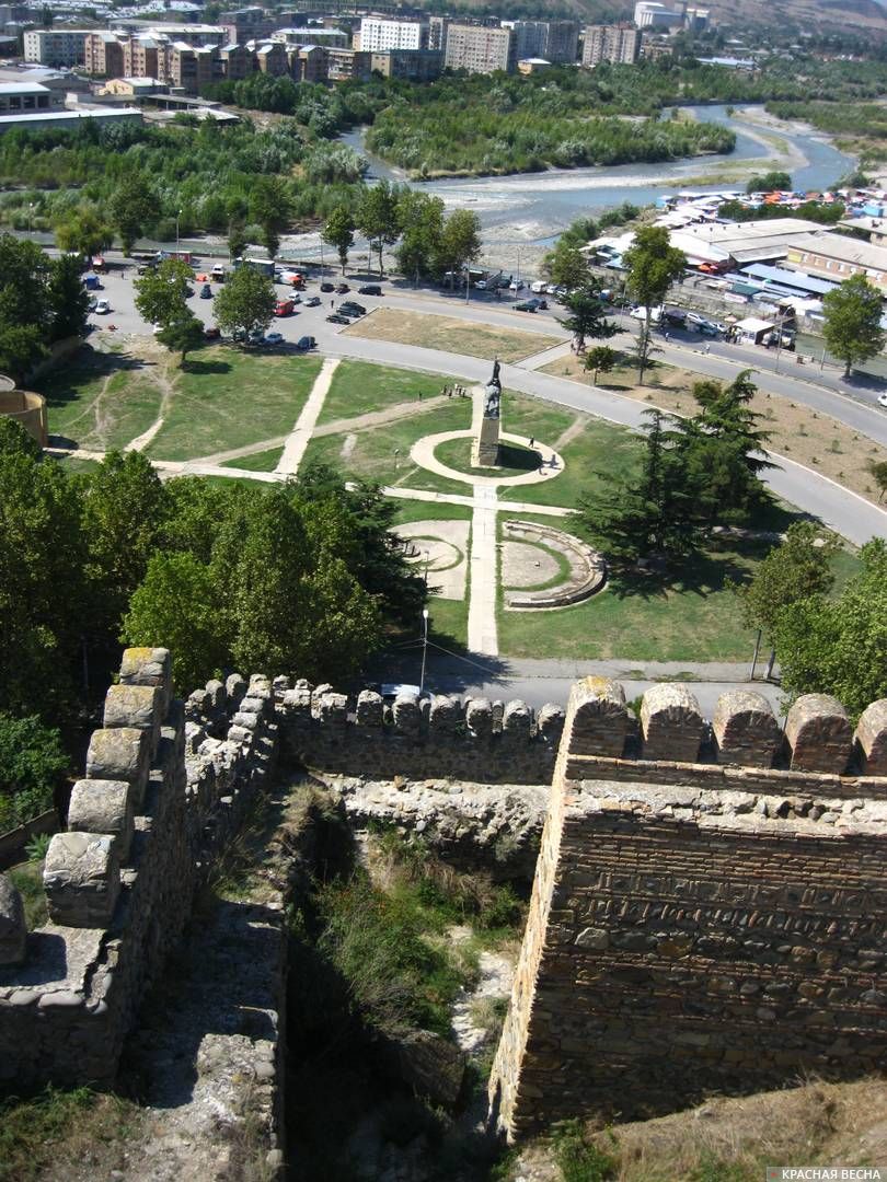Вид современного Гори с крепости