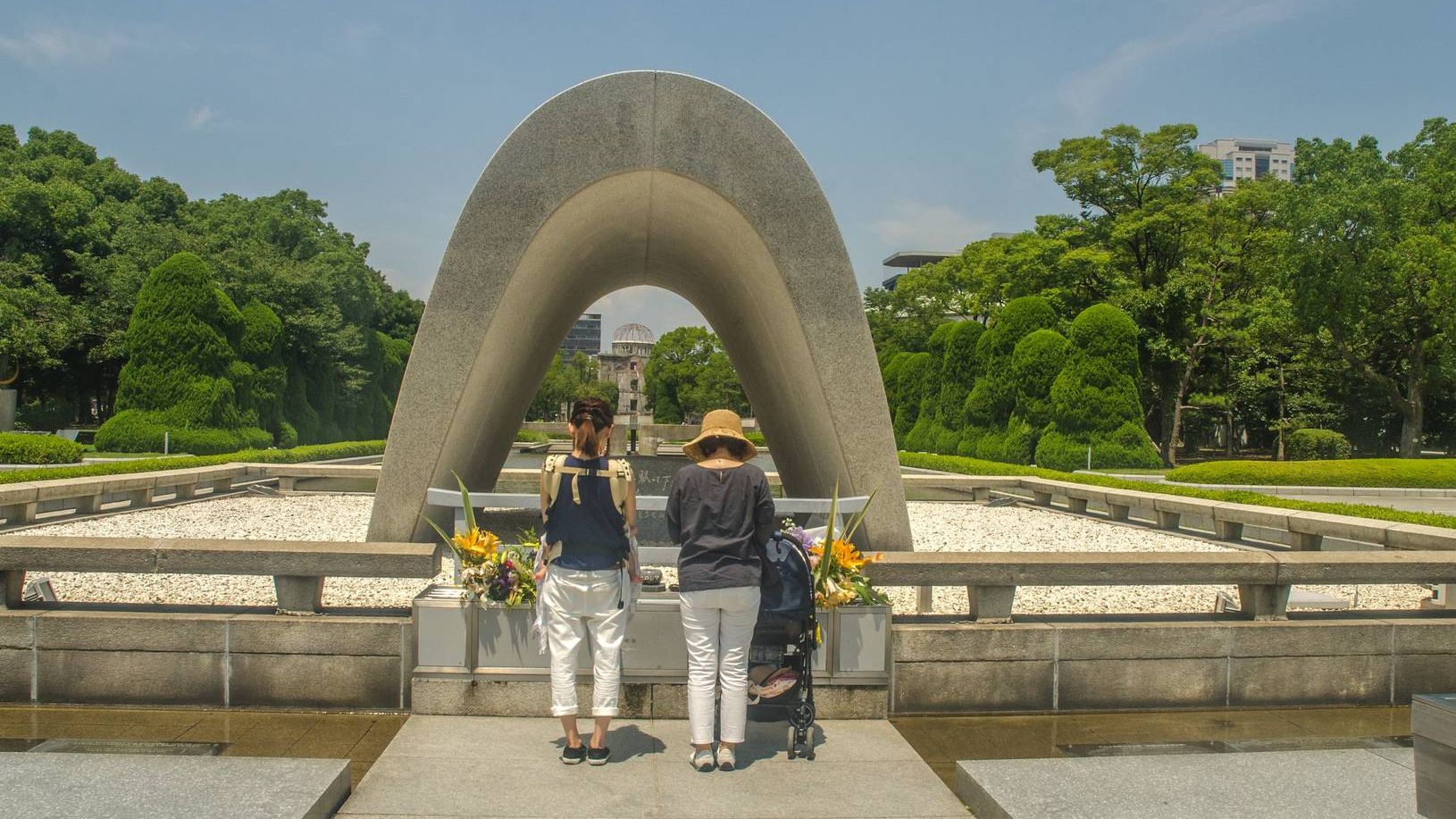 Кенотаф жертв атомной бомбардировки, Хиросима.
