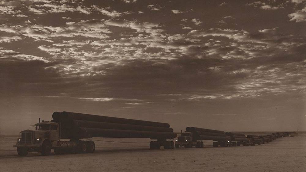 Грузовики с трубами для Aramco. 1948