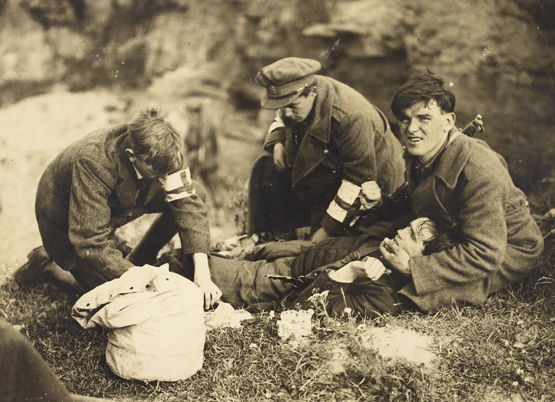Раненый солдат, находящийся на попечении Красного Креста. Ирландия. 25 июля 1922 г.  