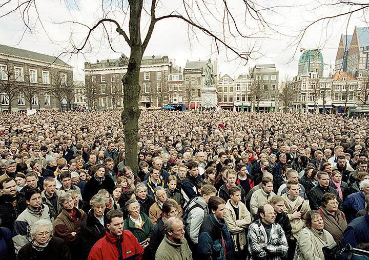 Митинг протеста против легализации детской эвтаназии в Бельгии