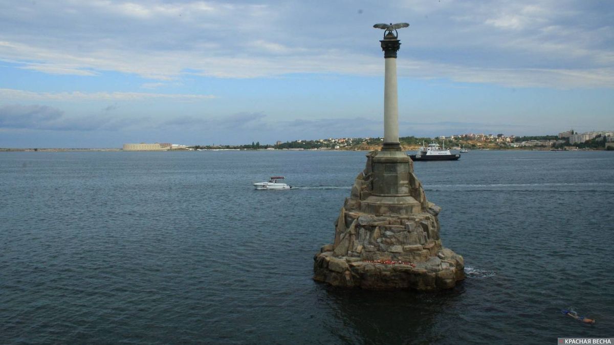 Памятник затопленным кораблям. Крым. Севастополь
