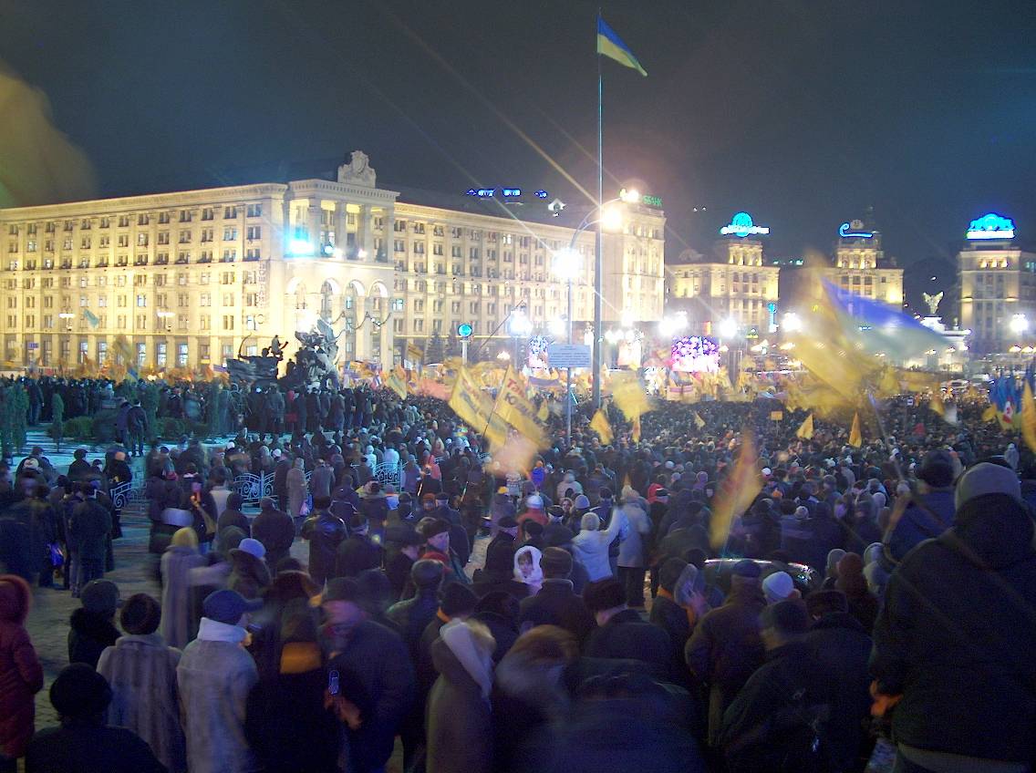 Первый день протестов на Майдане (Киев). Вечер 22 ноября. 2004
