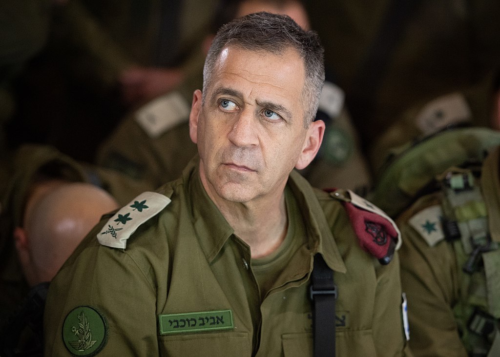 Глава армии Израиля осудил плакаты поселенцев против командования