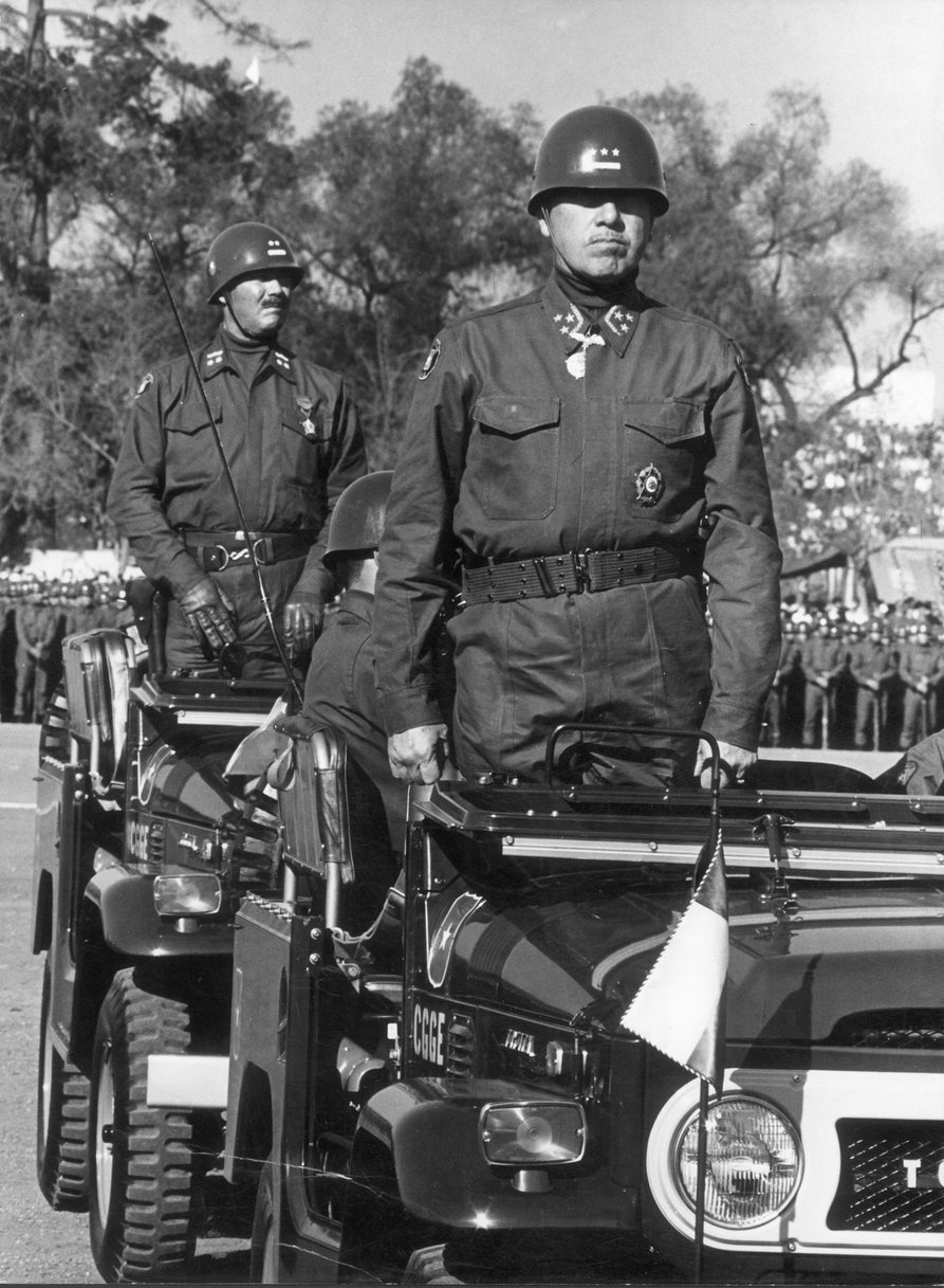 Генерал Пиночет на военном параде. 1971