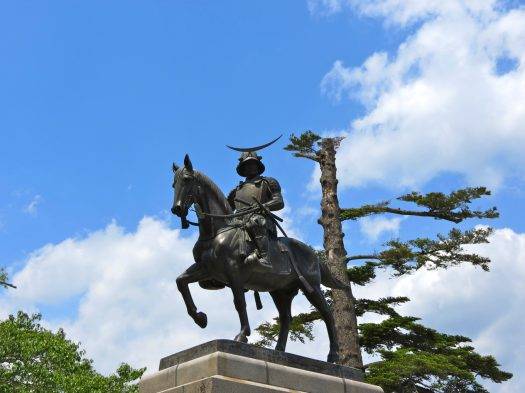 Памятник Датэ Масамунэ