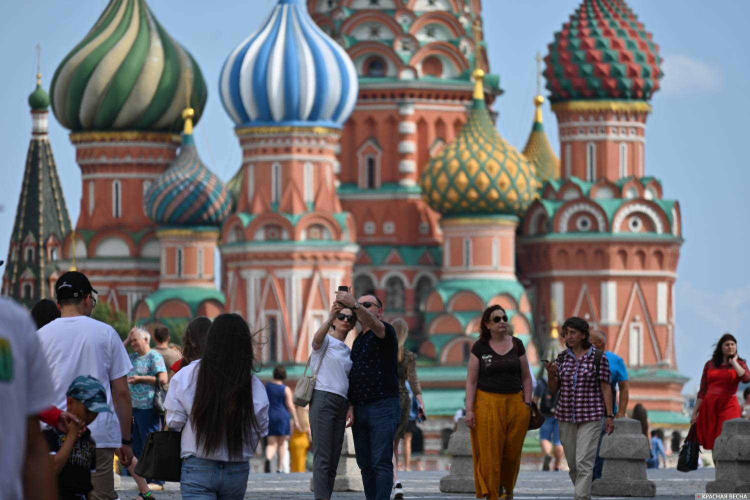 Все жители москвы. Жители Москвы. Жители Москвы фото. Знаменитые жители Москвы. Москва жители виды.