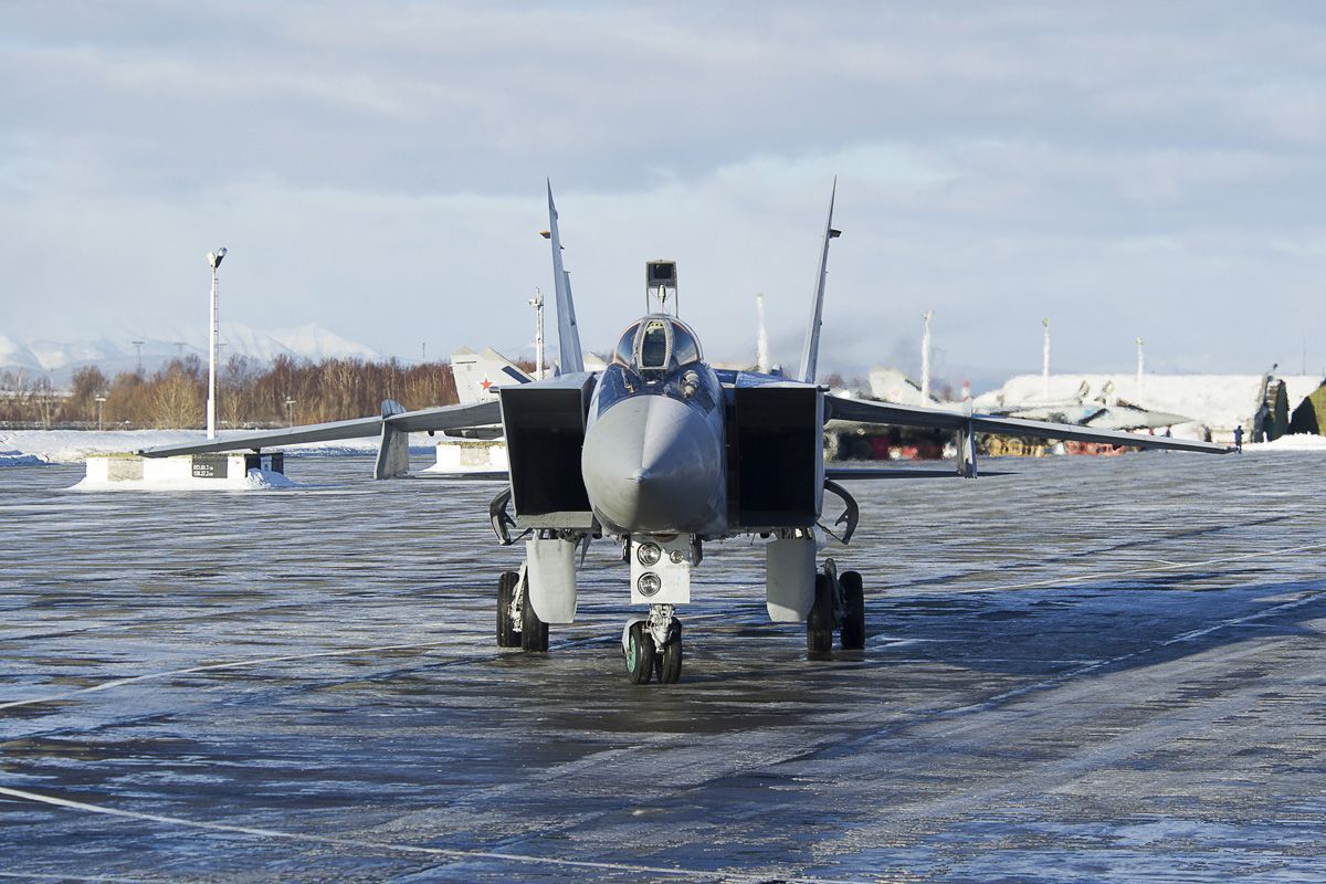 Отработка экипажами самолетов МиГ-31 морской авиации