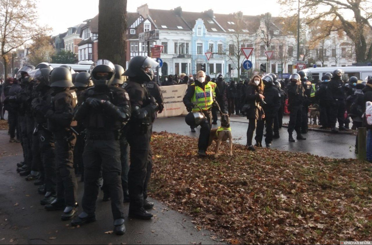 Противостояние немецкой полиции и антидемонстрантов в Бремене