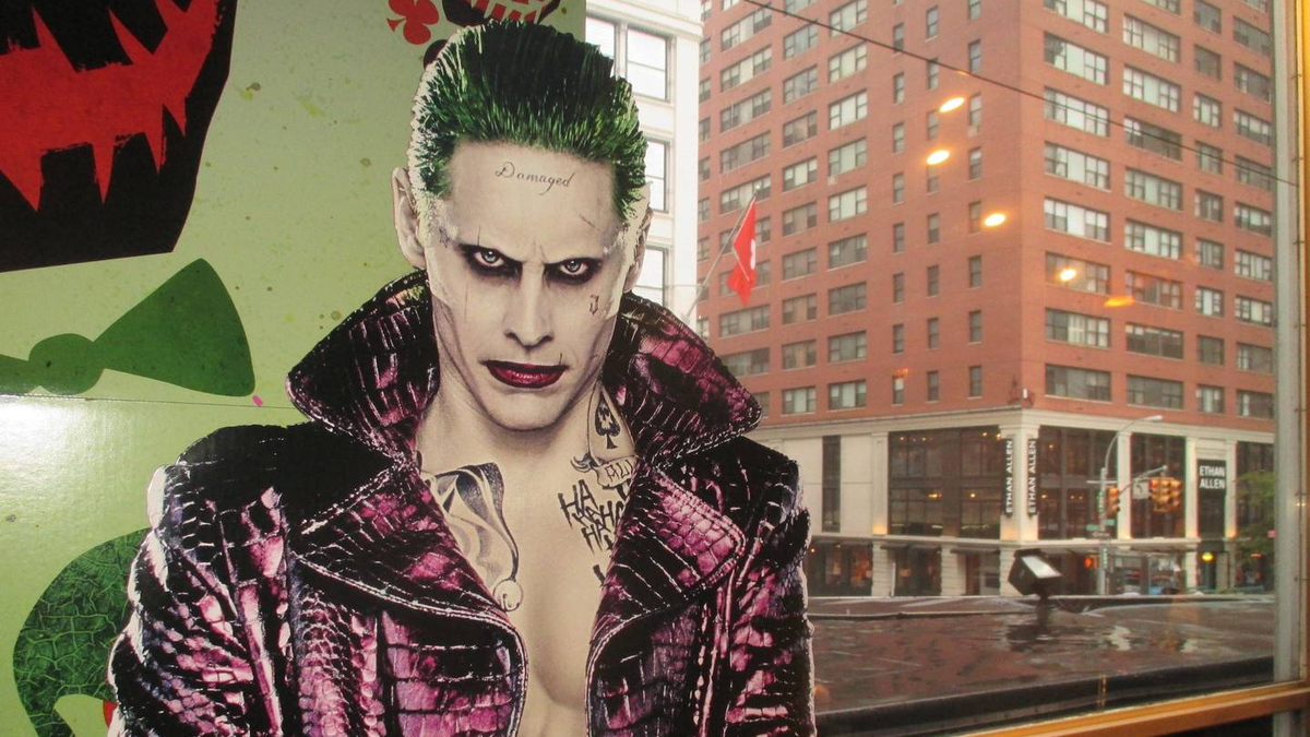 Афиша к фильму «Отряд самоубийц». Реж. Дэвид Эйер. 2016. США