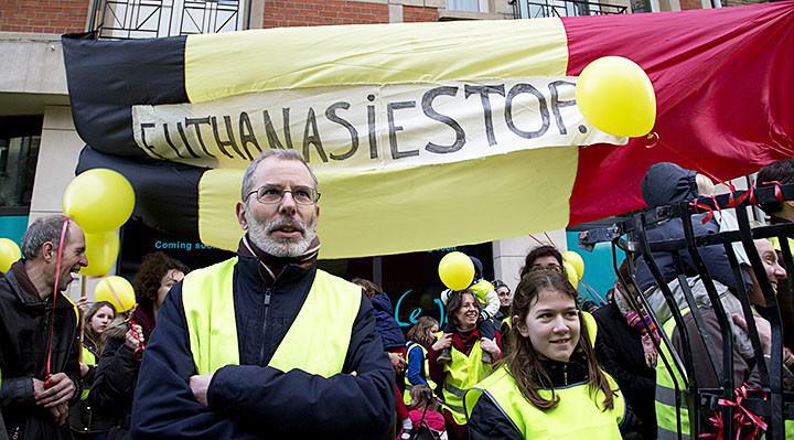 Митинг протеста против легализации детской эвтаназии в Бельгии