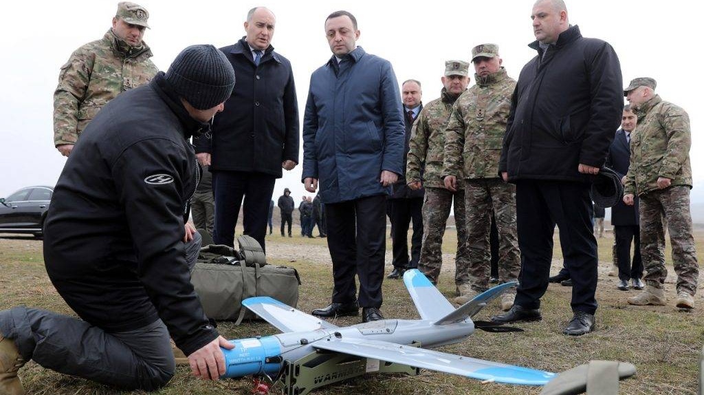 Премьер-министр Грузии Ираклий Гарибашвили на испытании беспилотников